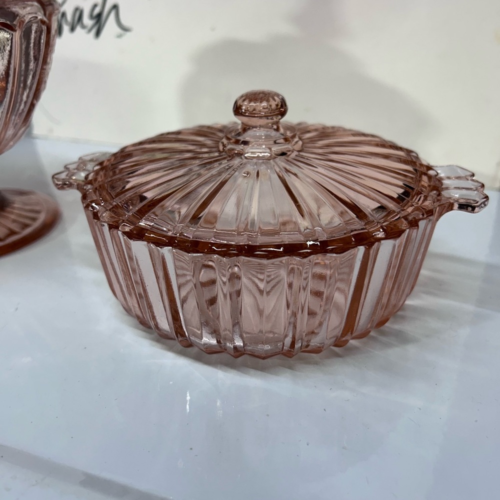 Vintage Anchor Hocking Fortune pattern Pink Depression glass candy dish .